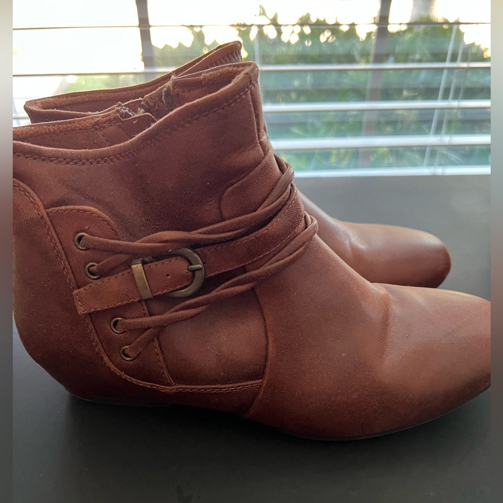 women’s ankle wedge booties, zipper sides, mahogany brown | 8.5